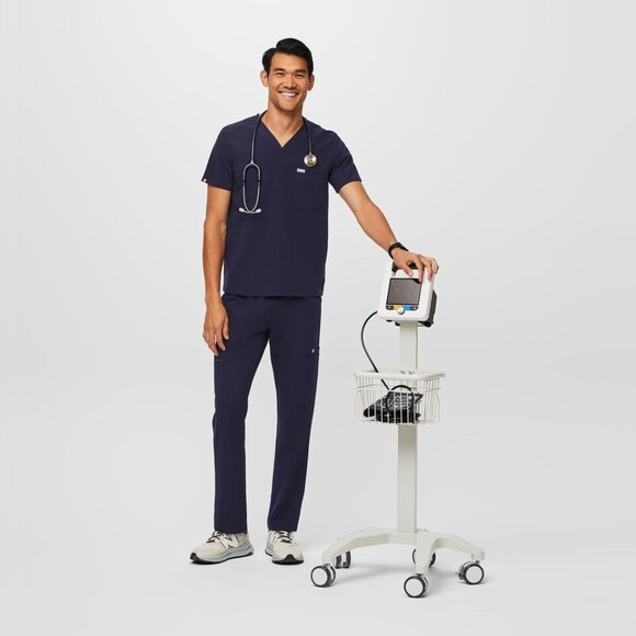 FIGS Men's Chisec Three Pocket Scrub Top Navy Blue Size Medium - Picture 5 of 6